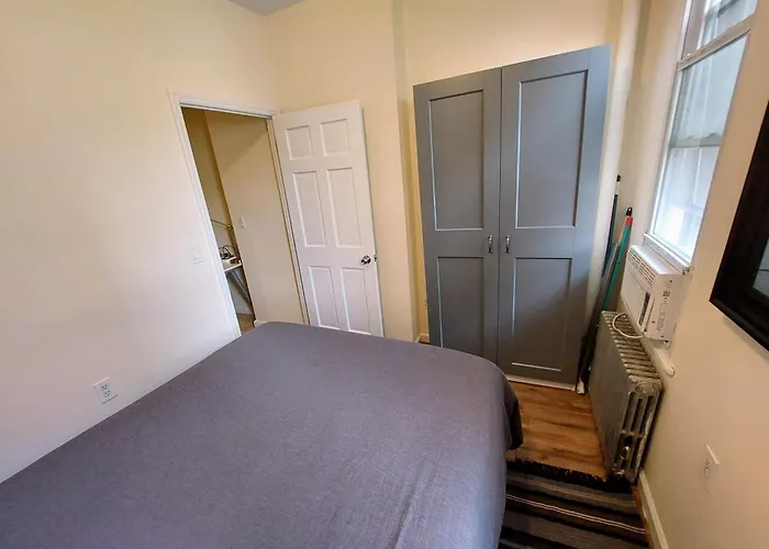 Comfortable Apartment With Workstation